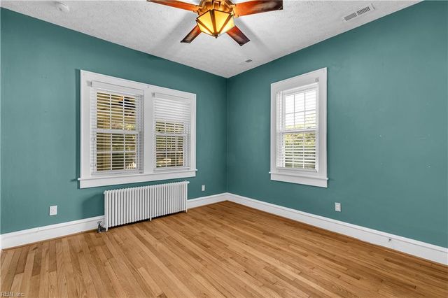 2309 Crescent DR, Hampton, VA 23661