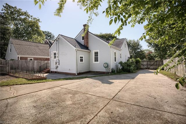 2309 Crescent DR, Hampton, VA 23661