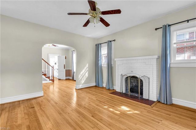 2309 Crescent DR, Hampton, VA 23661