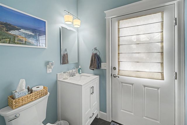 863 Eastridge Dr, Salina, KS 67401