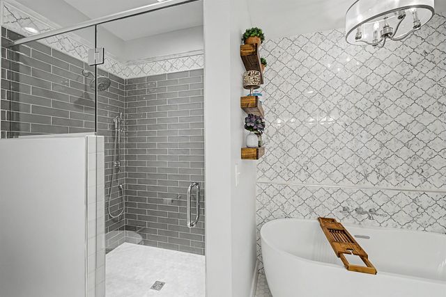 863 Eastridge Dr, Salina, KS 67401