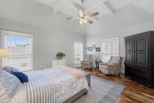 863 Eastridge Dr, Salina, KS 67401