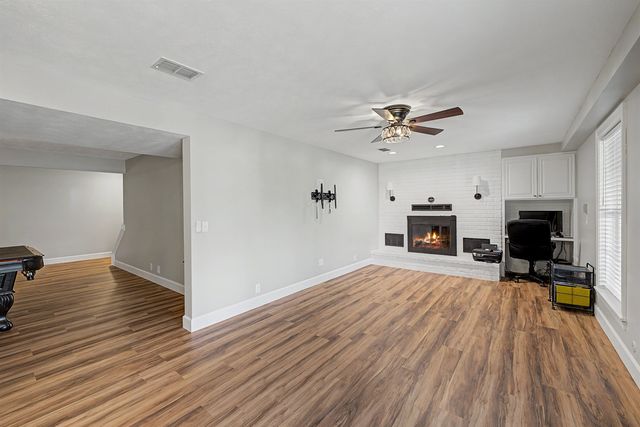 863 Eastridge Dr, Salina, KS 67401