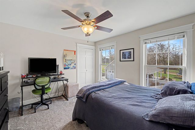 863 Eastridge Dr, Salina, KS 67401