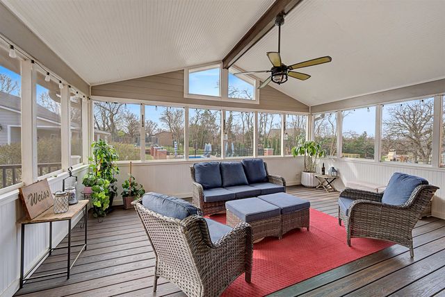 863 Eastridge Dr, Salina, KS 67401