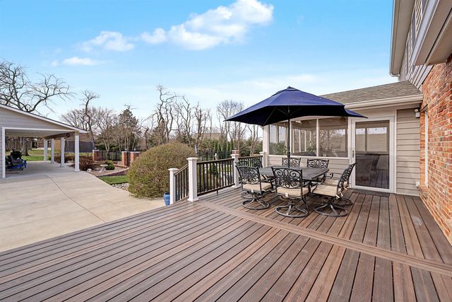 863 Eastridge Dr, Salina, KS 67401