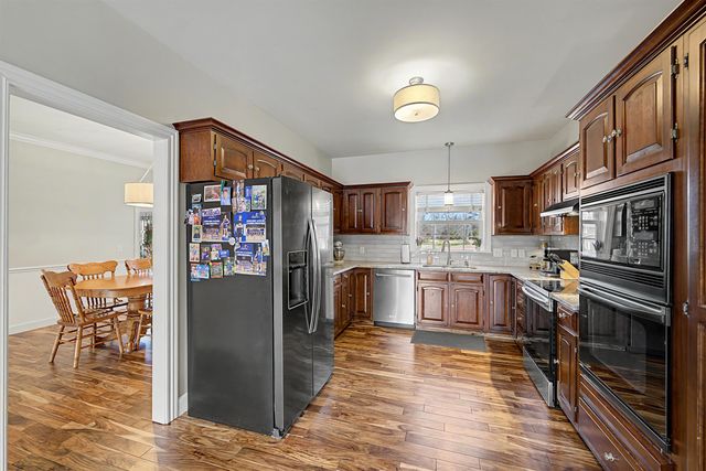 863 Eastridge Dr, Salina, KS 67401