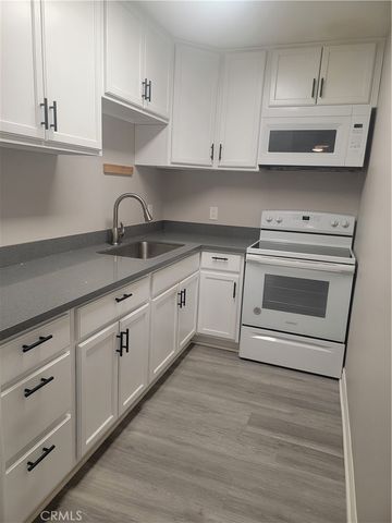 470 N Villa Court 107, Palm Springs, CA 92262