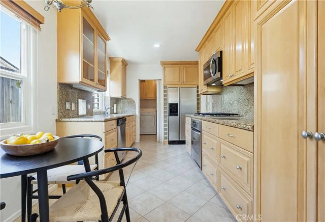 13036 Magnolia, Sherman Oaks, CA 91423