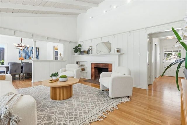 13036 Magnolia, Sherman Oaks, CA 91423