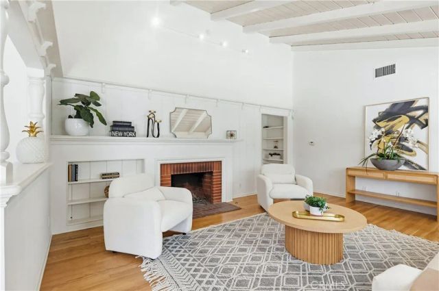 13036 Magnolia, Sherman Oaks, CA 91423