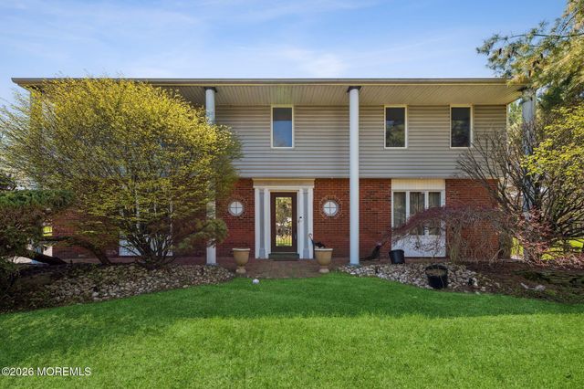 1 Flintlock Road, Freehold, NJ 07728