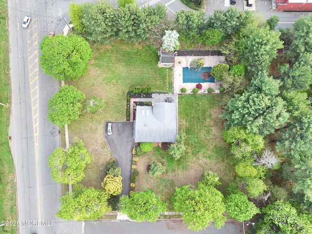 1 Flintlock Road, Freehold, NJ 07728