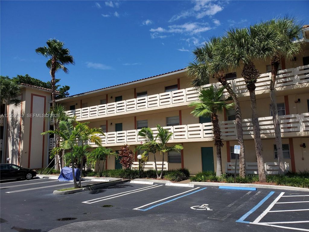 3231 NW 103rd Terrace 208C, Coral Springs, FL 33065