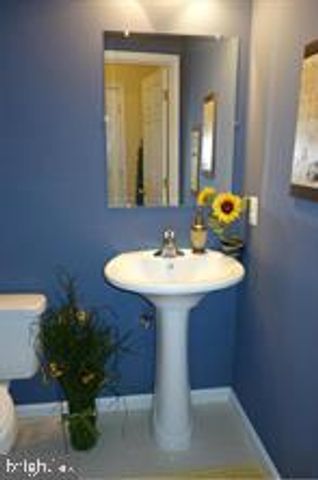 13414 MIDNIGHT BLUE PL, Centreville, VA 20120