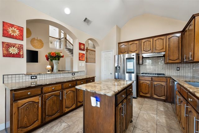 5400 Rolling Meadows Drive, Fort Worth, TX 76123