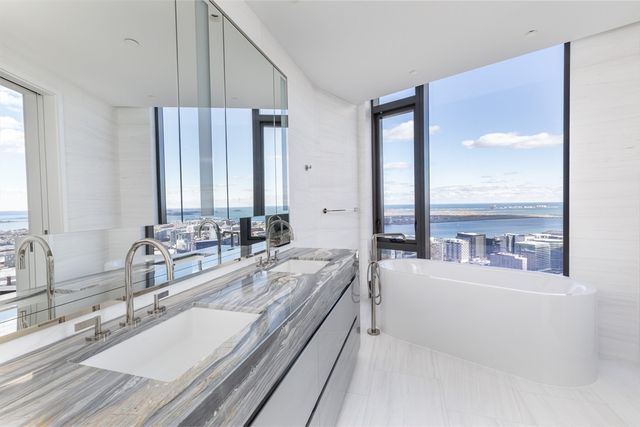 682 Atlantic Ave 4210A, Boston, MA 02110
