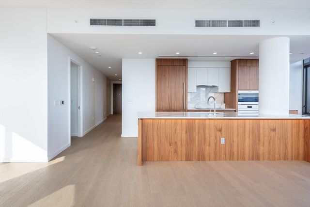 682 Atlantic Ave 4210A, Boston, MA 02110