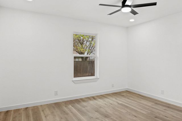 1806 Killarney DR, Leander, TX 78641