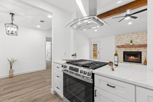 1806 Killarney DR, Leander, TX 78641