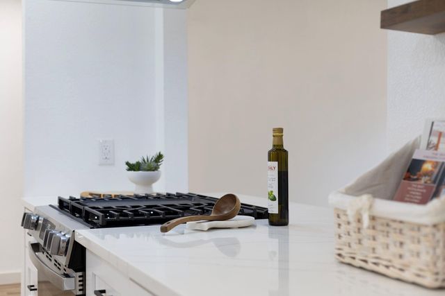 1806 Killarney DR, Leander, TX 78641