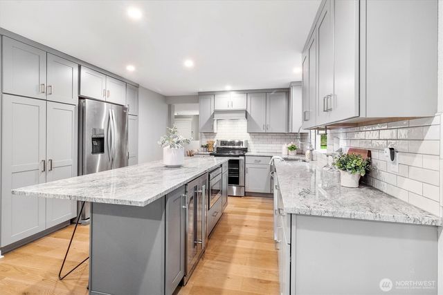 299 Friday Creek Road, Bellingham, WA 98229