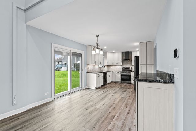 1658 Centennial Drive, Antioch, IL 60002