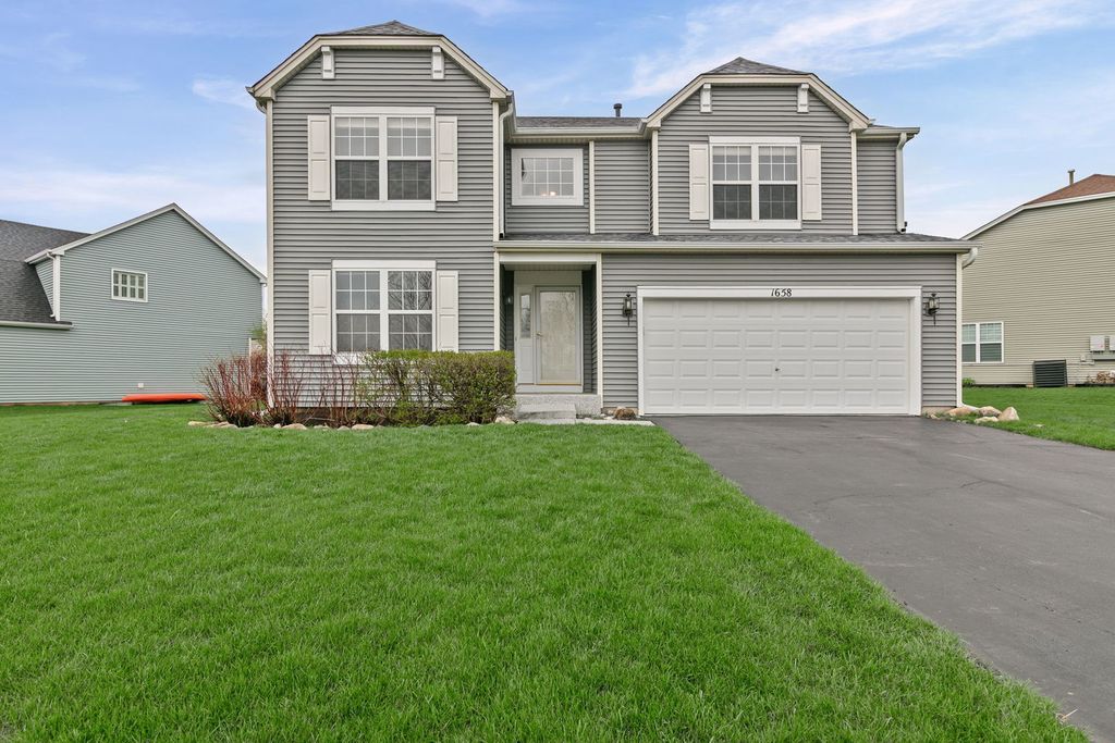 1658 Centennial Drive, Antioch, IL 60002