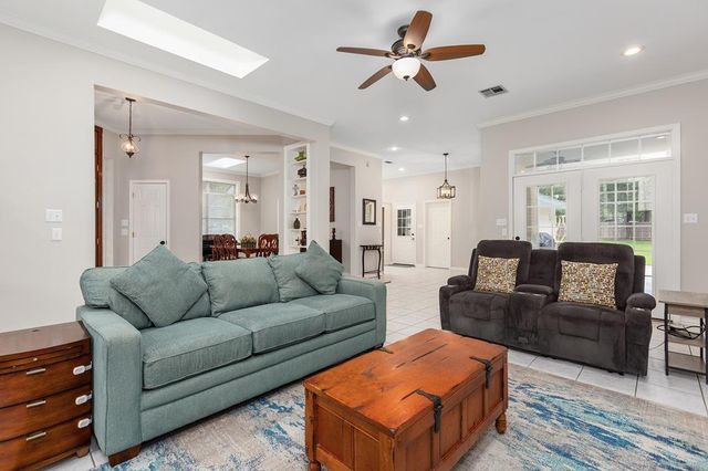 301 Southern Trace, Lufkin, TX 75901