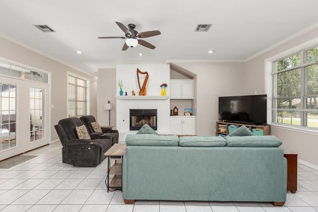 301 Southern Trace, Lufkin, TX 75901