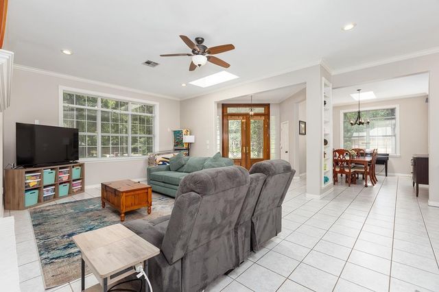 301 Southern Trace, Lufkin, TX 75901