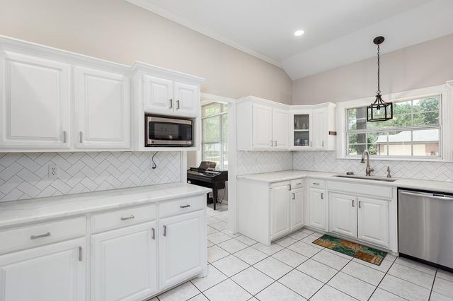 301 Southern Trace, Lufkin, TX 75901