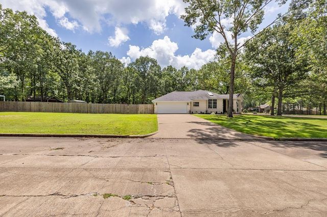 301 Southern Trace, Lufkin, TX 75901