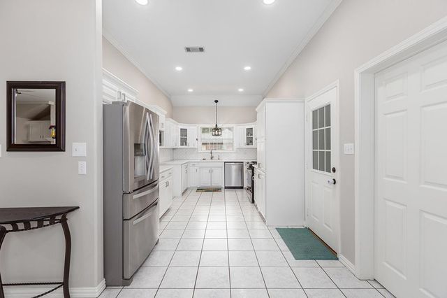 301 Southern Trace, Lufkin, TX 75901