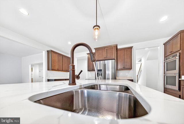 3913 VICTORIA OAKS TRL, Annandale, VA 22003