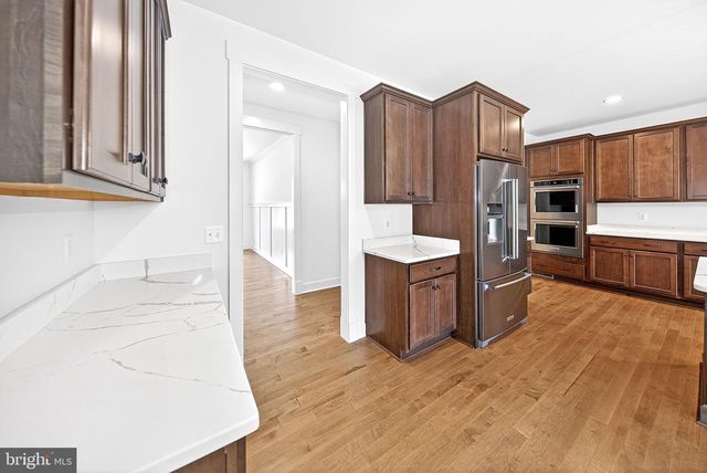 3913 VICTORIA OAKS TRL, Annandale, VA 22003