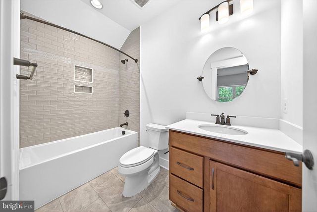 3913 VICTORIA OAKS TRL, Annandale, VA 22003