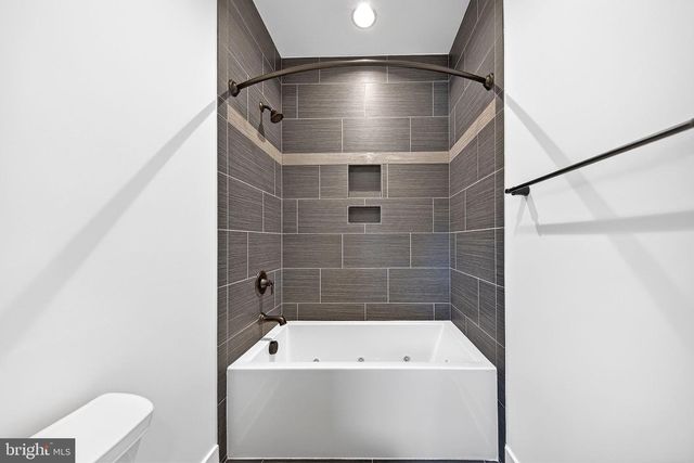 3913 VICTORIA OAKS TRL, Annandale, VA 22003