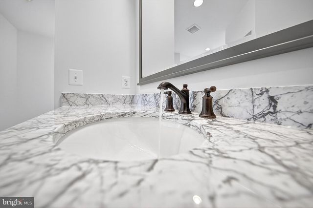 3913 VICTORIA OAKS TRL, Annandale, VA 22003