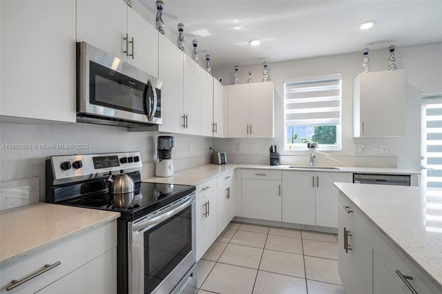 21189 SW 127th Ct, Miami, FL 33177