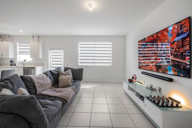 21189 SW 127th Ct, Miami, FL 33177