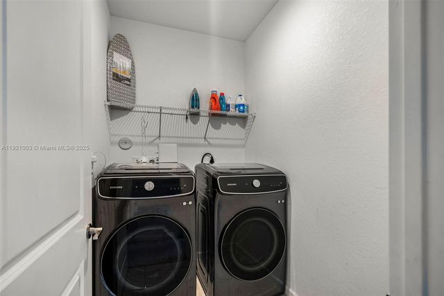 21189 SW 127th Ct, Miami, FL 33177