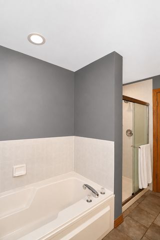 506 Old Country Way, Wauconda, IL 60084