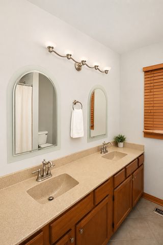 506 Old Country Way, Wauconda, IL 60084