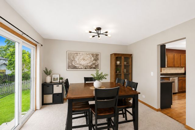506 Old Country Way, Wauconda, IL 60084
