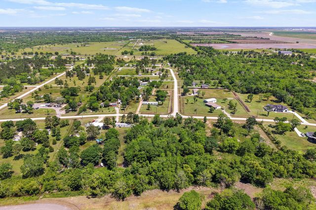 452 County Road 4863, Dayton, TX 77535