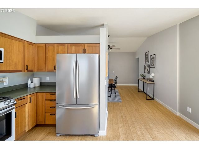 5110 Ne EMERSON Ct, Portland, OR 97218