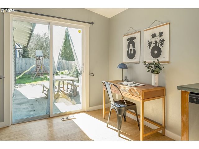 5110 Ne EMERSON Ct, Portland, OR 97218