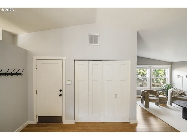 5110 Ne EMERSON Ct, Portland, OR 97218