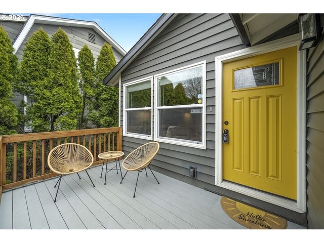 5110 Ne EMERSON Ct, Portland, OR 97218